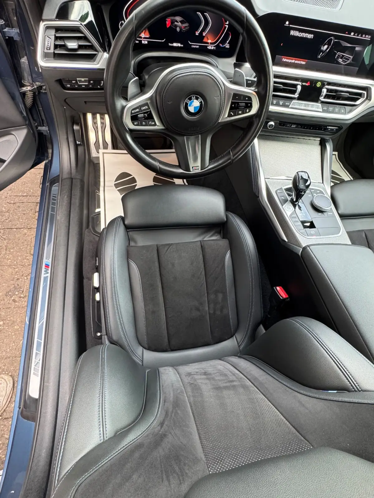 Nachher: BMW Innenraum nach der Reinigung
